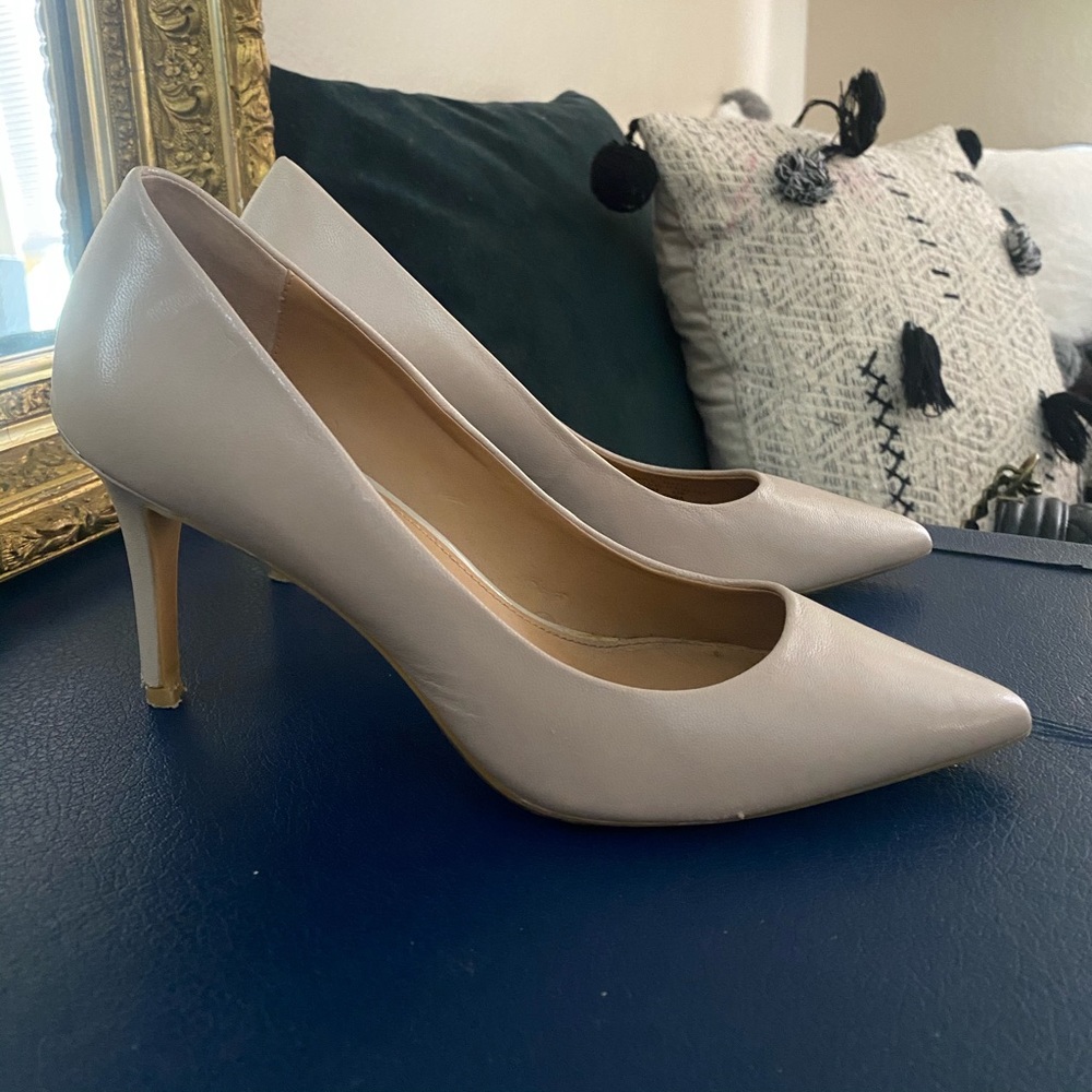 Calvin Klein pointed nude heel